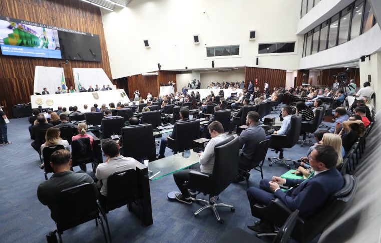 Assembleia do Paraná ganha troféu por “gastar bem” 