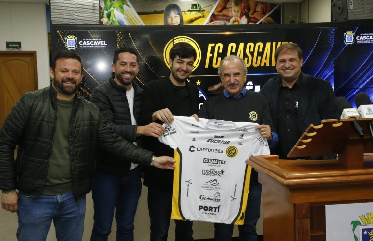 Cascavel vai bater um futebol de gente grande contra Grêmio e Corinthians