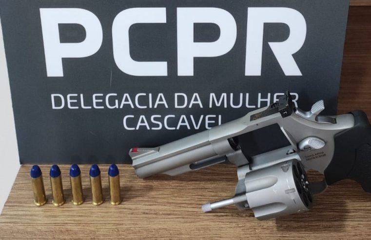 POLÍCIA DÁ UM SOSSEGA-LEÃO EM “VALENTÃO” DE CASCAVEL: Armas são apreendidas no Cascavel Velho