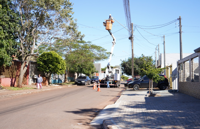 Cascavel clareia as ideias: Mutirão quer chutar as lâmpadas amarelas e deixar a cidade inteira no LED