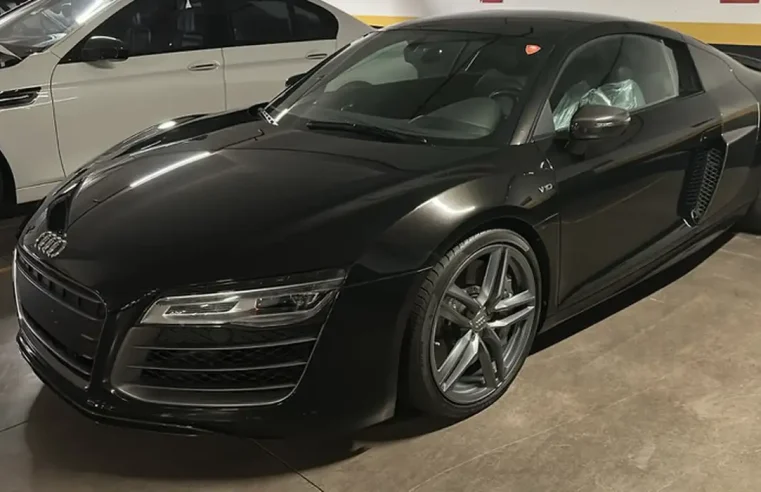 Capô de fusca e garagem cheia: PF passa o rodo nos possantes do “Careca do INSS”