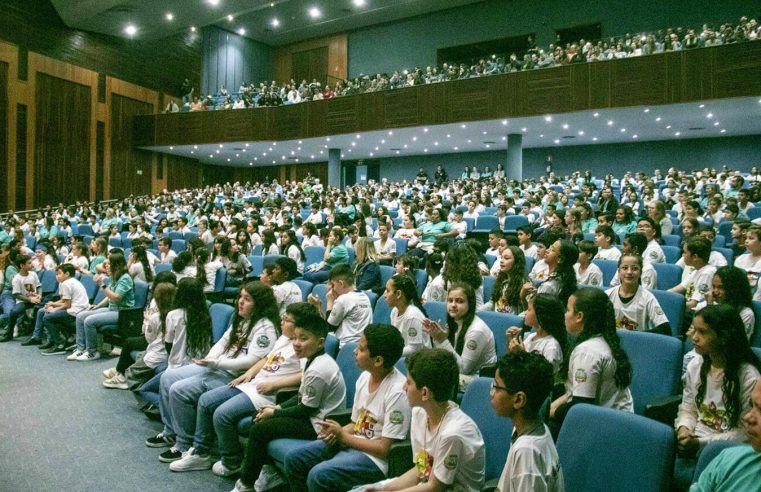 Mais de 670 alunos de 14 escolas de Toledo recebem certificados do Proerd